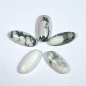 Кабошон говлит овал, 8*18*4,5мм. Кабошон говлит овал, 8*18*4,5мм.