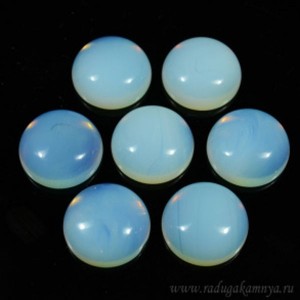 Кабошон из лунного камня искусственного круг, 20*20*8мм.