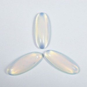 Кабашон из лунного камня овал, 10*25*5мм.