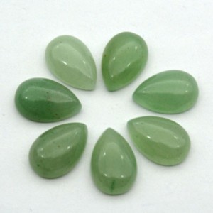 Кабошон из нефрита искусственного капля, 10*15*5мм.