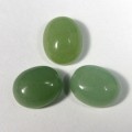 Кабошон из кварца (цвет нефрит) , 8*10*5мм.