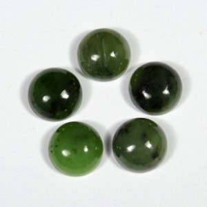 Кабошон из нефрита круг 10*10*5мм.