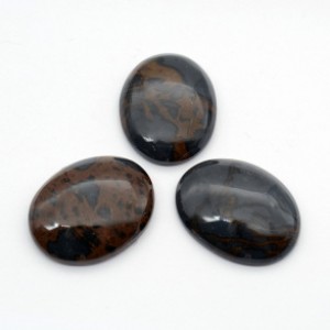 Кабошон из обсидиана, 20*25*6,5мм.