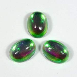 Кабошон из опала (иск.), 12*16*7мм.