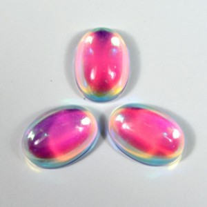 Кабошон из опала (иск.), 13*18*7мм.