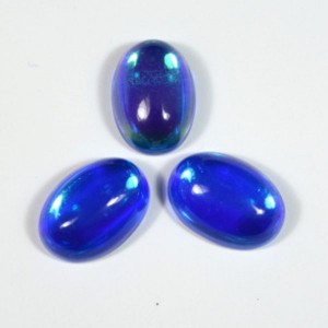 Кабошон из опала (иск.), 13*18*7мм.