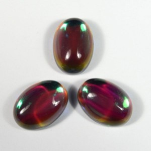 Кабошон из опала (иск.), 13*18*7мм. Кабошон из опала (иск.), 13*18*7мм.