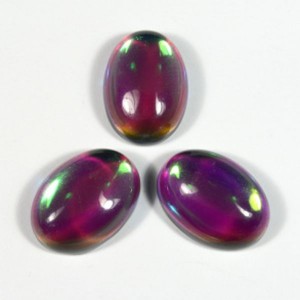 Кабошон из опала (иск.), 15*20*8мм.