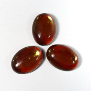 Кабошон из опала (иск.), 18*25*8мм.