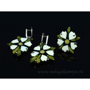 Кольцо и серьги из змеевика и кахолонга