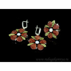 Кольцо и серьги "Цветы" из змеевика, яшмы и кахолонга , размер-17