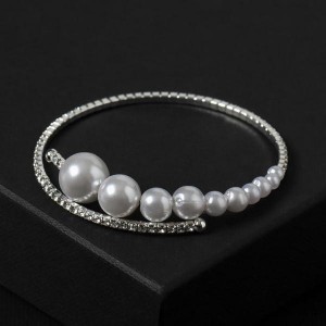 Браслет-пружинка жемчуг на убывание, d=6,5 цвет белый, цвет серебристый