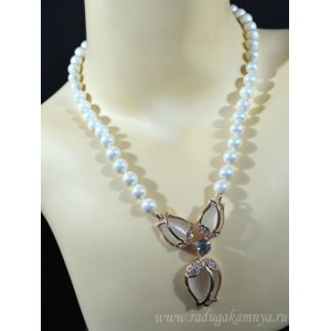 Бусы из майорки белой, Кулон "3 бутона" из кошачьего глаза (синт.) цвет белый, 48см Бусы из майорки белой, Кулон "3 бутона" из кошачьего глаза (синт.) цвет белый, 48см