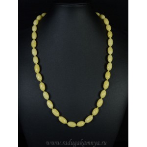 Бусы из янтаря овал 8*13мм молочный, 56см