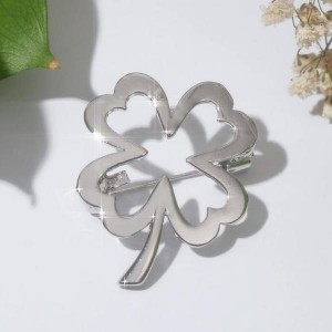 Брошь "Клевер" контур, цвет серебро