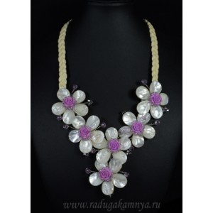 Колье из перламутра 6 цветков с цирконом розовый, 50см