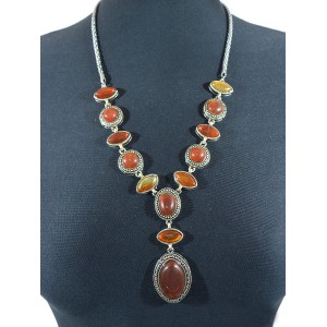 Колье из сердолика, узкие овалы в металле