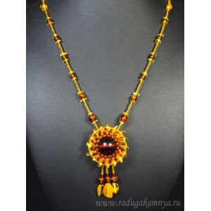 Бусы с подвеской из янтаря с бисером "солнышко" 42мм ассорти, 55см
