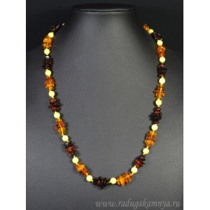 Бусы янтарные крошка с шариком св.коньячный, коньячный, молочный, 53см