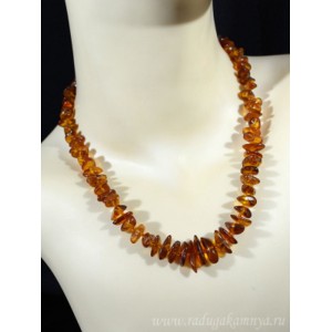 Бусы янтарные крошка св.коньячный, 46см Бусы янтарные крошка св.коньячный, 46см