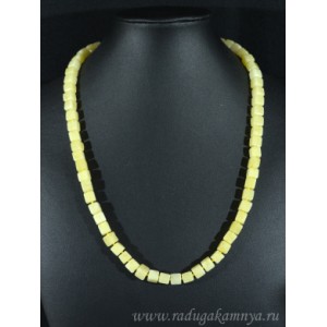 Бусы янтарные кубик 7мм молочный, 54см