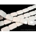 Бусины из агата белого (иск.) прямоугольник гр.30*23мм, 39см, 13 бусин