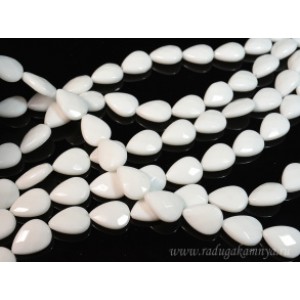 Бусины из агата белого (иск.) капля гр.18*13мм, 39см, 21 бусины