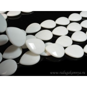 Бусины из агата белого (иск.) капля гр.40*30мм, 39см, 10 бусин