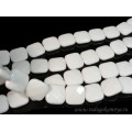 Бусины из агата белого (иск.) квадрат гр.20*20мм, 40см, 20 бусин
