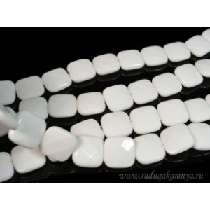 Бусины из агата белого (иск.) квадрат гр.20*20мм, 40см, 20 бусин