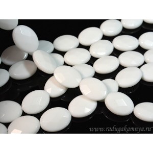 Бусины из агата белого (иск.) овал гр.20*15мм, 39см, 19 бусин