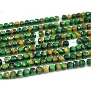 Бусины из тигрового глаза гуммигут кубик 10мм, цвет изумрудный 35см, 37 бусин,