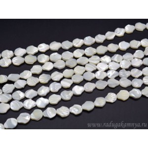 Бусины из перламутра ракушка 10*12мм, цвет белый, 37см, 30 бусин