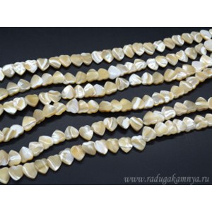 Бусины из перламутра сердце 10*10мм, цвет кремовый, 37см, 44 бусины Бусины из перламутра сердце 10*10мм, цвет кремовый, 37см, 44 бусины