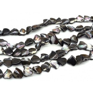 Бусины из перламутра сердце 13*13мм, цвет черный, 38см, 32 бусины