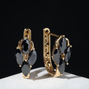Серьги со стразами "циркон" квартет, цвет чёрный, цвет золотистый Серьги со стразами "циркон" квартет, цвет чёрный, цвет золотистый