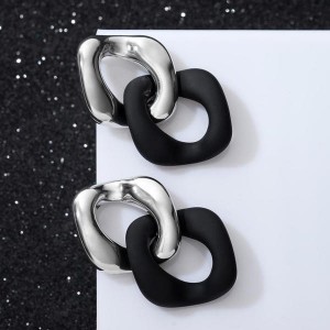 Серьги металл "Цепь" диагональ, 2 звена, цвет серебристо-чёрный