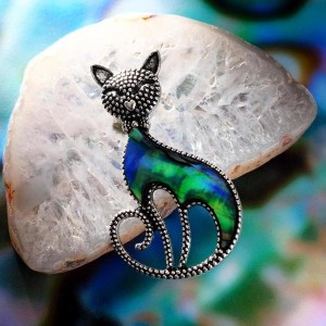 Брошь гелиотис кошка грациозная