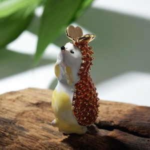 Брошь "Ёжик" с бабочкой, цветная, цвет золотистый Брошь "Ёжик" с бабочкой, цветная, цвет золотистый