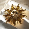 Брошь "Солнце", цвет чёрно-золотой в матовом золоте