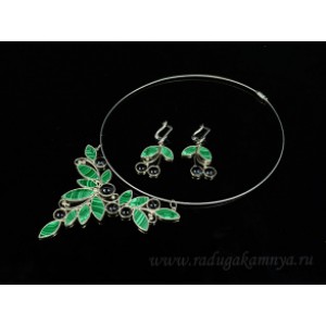 Колье и серьги малахит, агат "Вишенки",  46см.