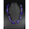 Колье из агата пати тонированного цилиндр с гранями 14*20мм шарик 10мм фиолетовый, 52см