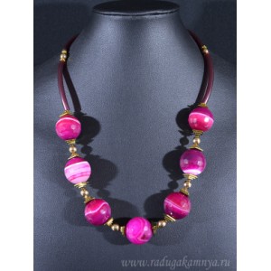 Колье на шнурке шарик гр.20мм с агатом тонированным цвет фуксия, 50см