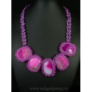 Колье ручной работы с агатом тонированным цвет фуксия, 54см