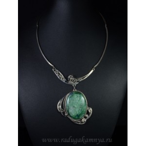 Колье фуксит, 48см.,  58*60мм.