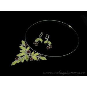 Колье и серьги змеевик, гранат "Вишенки",  50см.