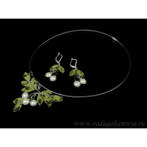Колье и серьги змеевик, майорка "Вишенки",  48см.