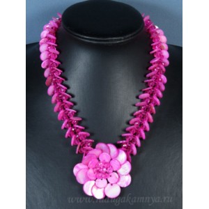 Колье из перламутра с цирконом цветок фуксия, 47см