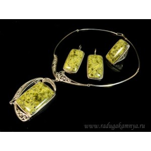 Колье, Кольцо и серьги змеевик,  48,5см р-р 20.5