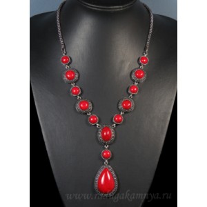 Колье с кораллом искусственным на металлической основе капля 29*40мм, 54см